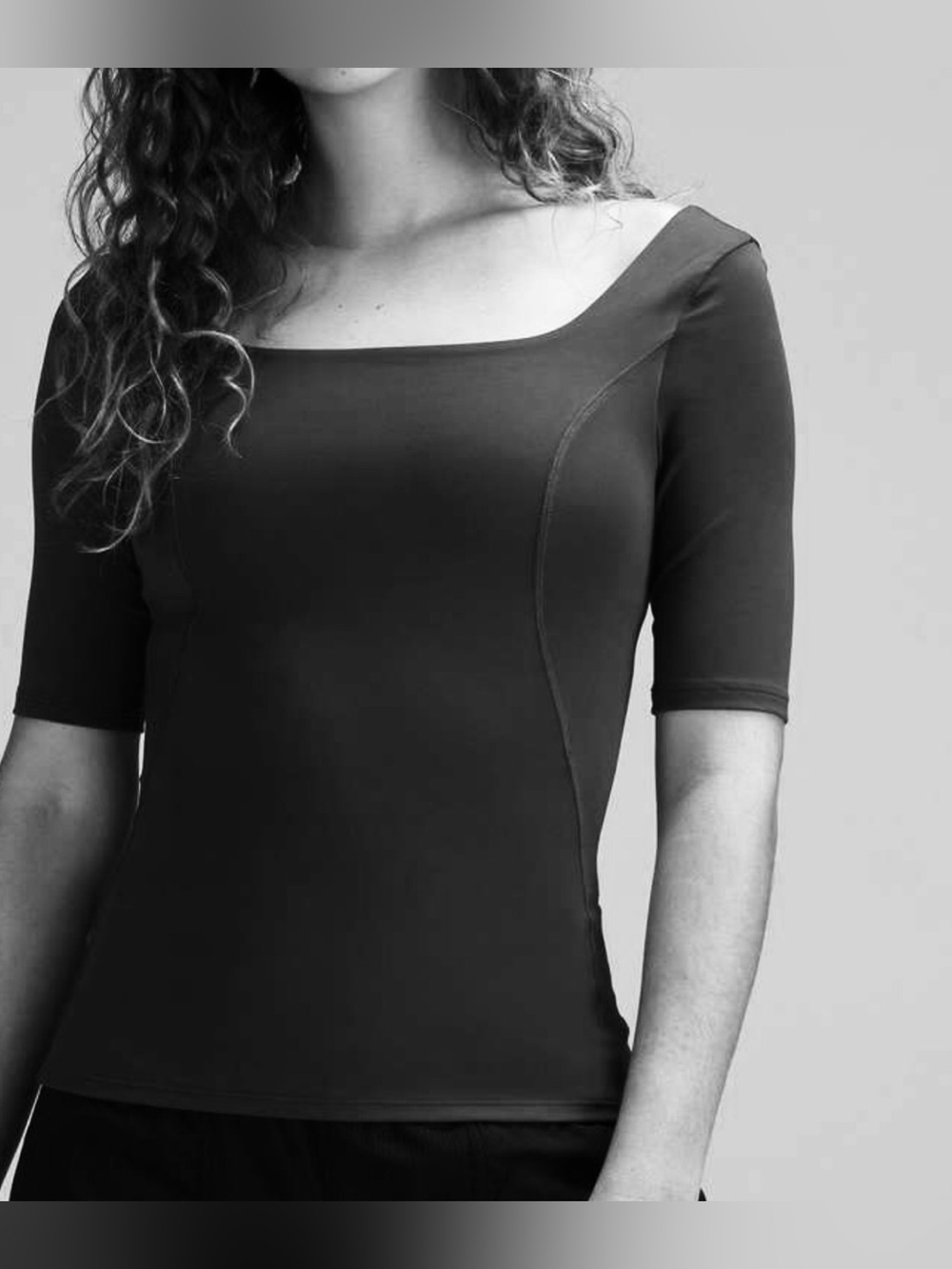 Lululemon 1/2 sleeve close to body top